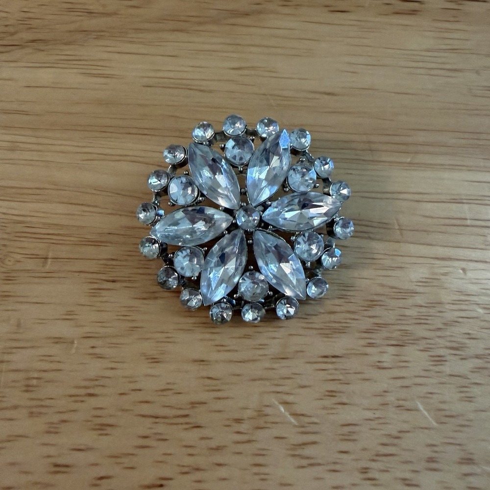 Vintage Rhinestone Flower Brooch – Silver Tone Clear Crystal Pin Sparkling State